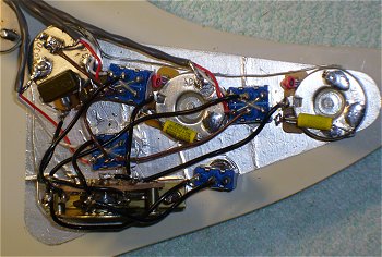 Standard Strat with out-of-phase option