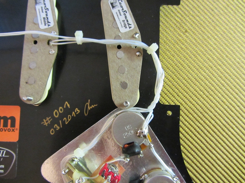 Vovox PURUM wiring on a Strat